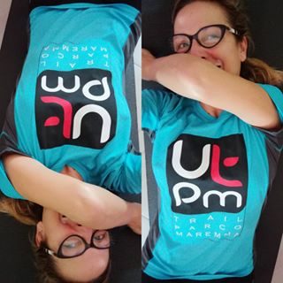 Giorno 26
Gli allenamenti si fanno tutti i giorni.
Possibilmente con la maglietta preferita💙
Sto imparando tutto sul home fitness non avrei mai creduto...
Ora só che il Jumping Jack non è un gruppo rock...
L'unica cosa che non mi riesce è rimanere pettinata e truccata per i selfie
Dopo gli allenamenti sono sudata, spettinata, paonazza, sfinita...ma stò bene

#iorestoacasa #stayhome #staysafe #homeworkout allenamenti #allenamento #homefitness #allenarsiacasa #workoutitalia #allenatiacasa
