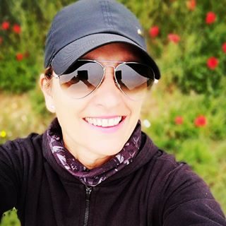 A spasso con la Roby
Consigli in cammino

Non rimanete chiusi ci siamo stati abbastanza.
Uscite fuori.
Anche l'essere umano come gli altri animali ha bisogno di riprendere il proprio spazio nella natura.
Fitwalking significa letteralmente fare Fitness camminando.
Definisco il cammino il fitness democratico!!! è per tutti, per qualsiasi età, lo fai dove vuoi... purtroppo ora da soli, ma tornerá ad essere socializzante.
Altamente benefico
Non ha controindicazioni
Attenzione crea dipendenza
Ricordate nella vita bisogna essere veri non perfetti.

#camminaresetipiacecipiaci #amocamminare #escoafare10000passi #bodypositive #fitness
#fitnessover #fitnesslifestyle #fitnessmotivation #walkingaround #walkingalone #camminarefabene